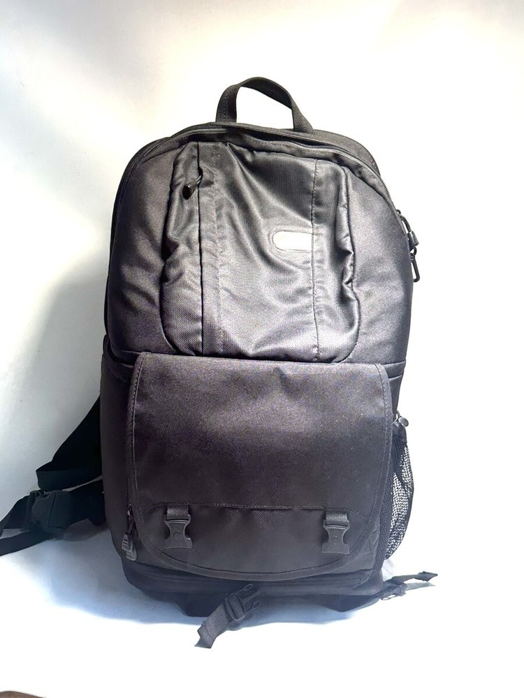 LowePro Large Black Camera Backpack! (WMP010227)