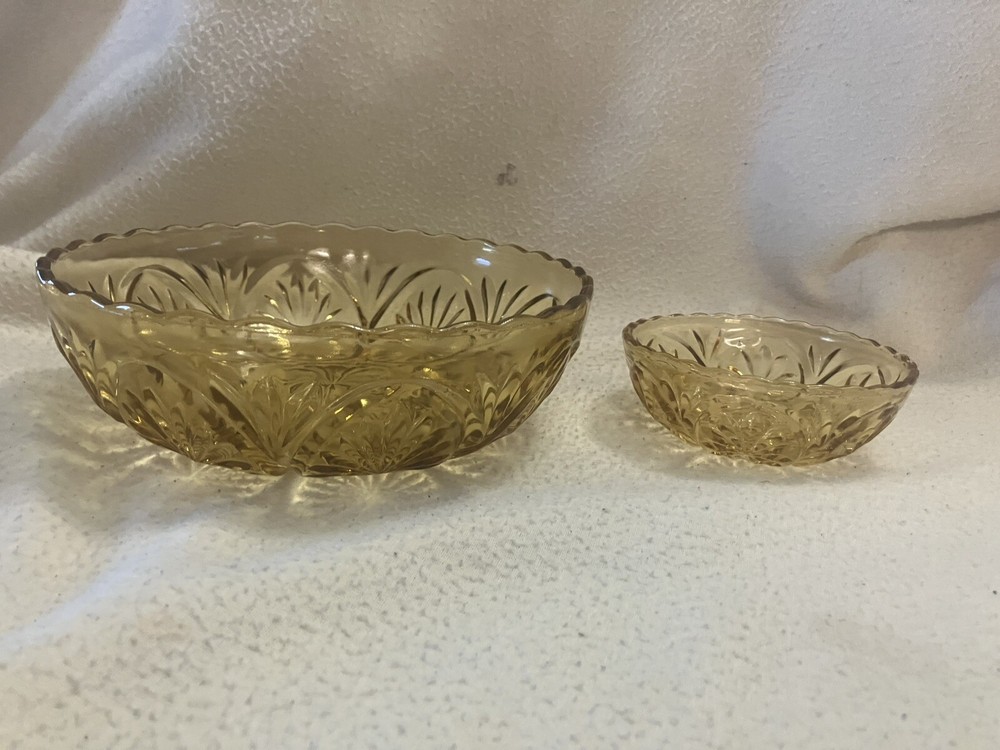 Vintage Anchor Hocking Honey Gold Medallion Chip Dip Set