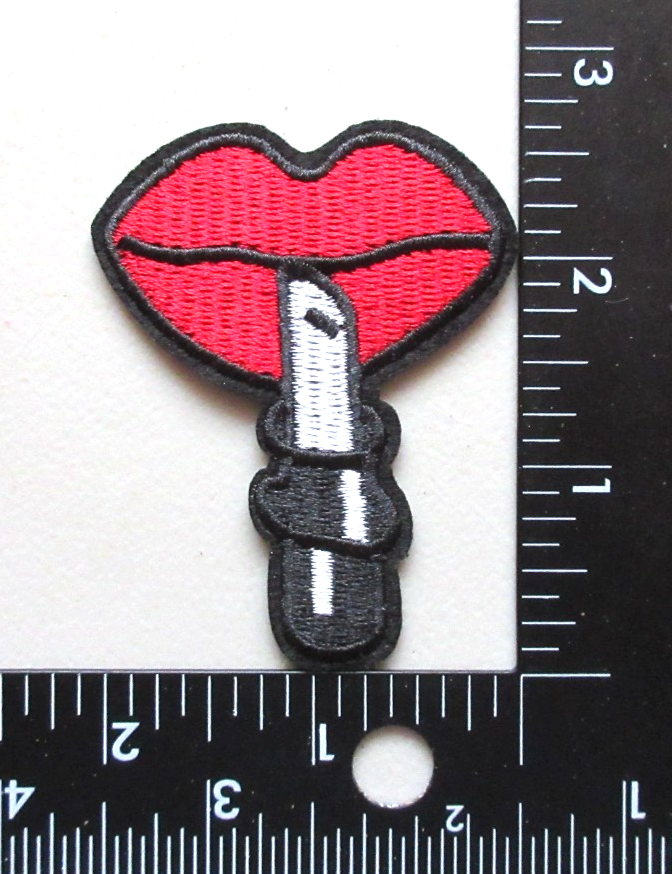 💋RED LIPS WITH LIPSTICK MAKEUP CRAFTS CLOTHING HAT EMBROIDERED IRON ON PATCH