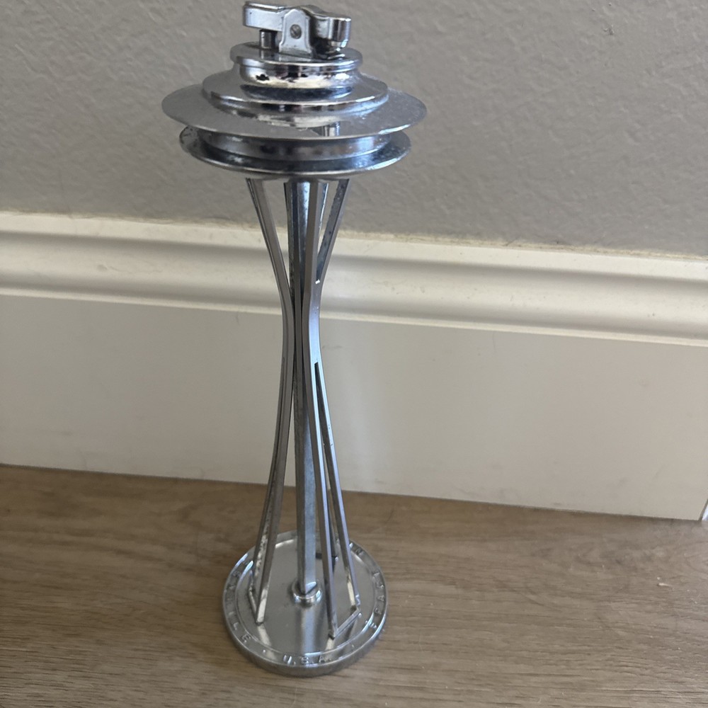 Seattle Space Needle Lighter VGC