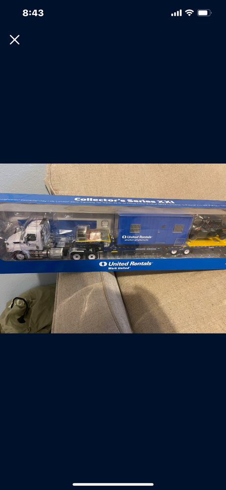 United Rentals Collector’s Series XXI First Gear  Freightliner, Office Container