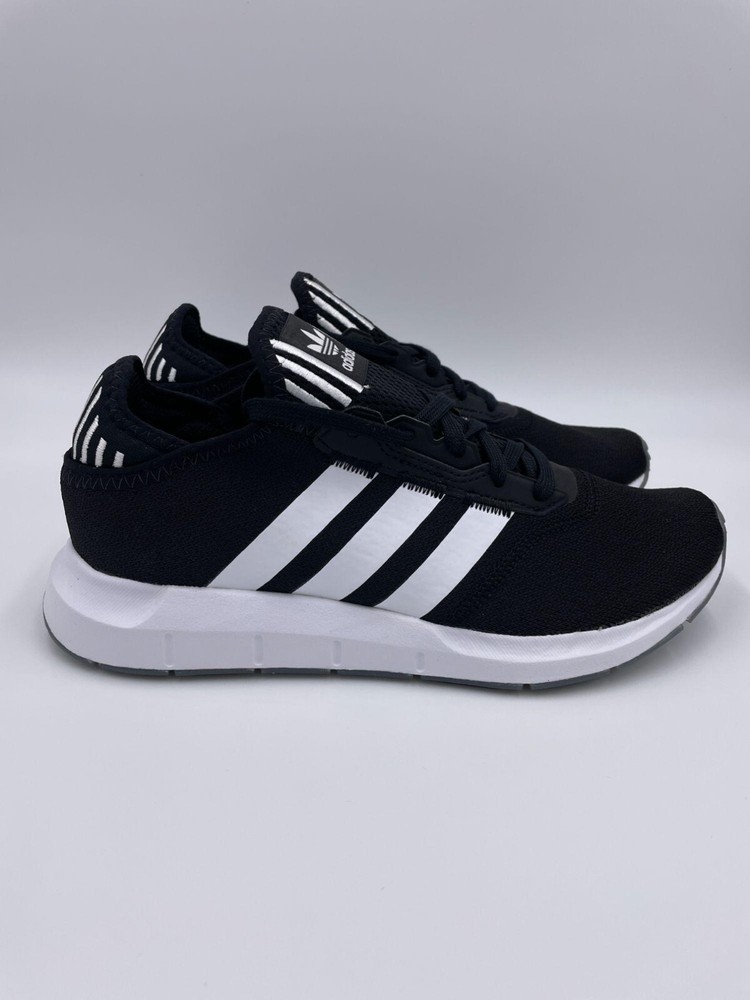 adidas Swift Run X Black / White Womens Shoes