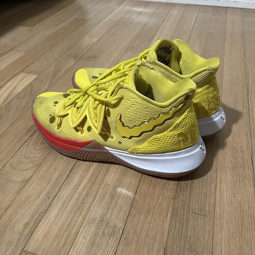 Nike Basketball SpongeBob SquarePants Kyrie 5 Sneakers Size 8.5