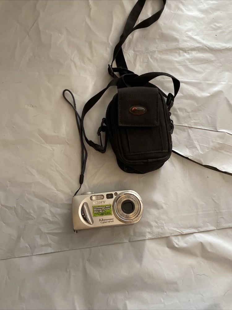 Sony Cyber-shot DSC-P10 5MP Silver Digital Camera with Case AS IS