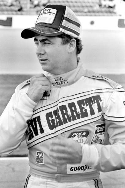 Geoffrey Bodine Poses For Photographers Prior To The Start 1986 OLD PHOTO