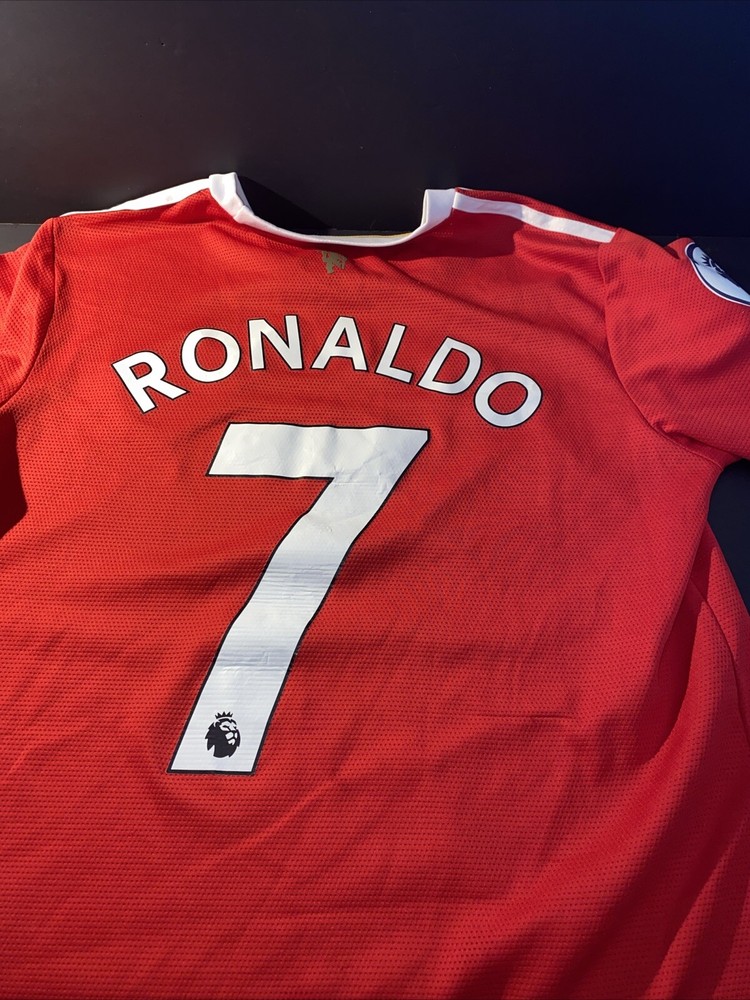 Cristiano Ronaldo Manchester United Jersey Mens L Red Adidas 2021/2022 Soccer