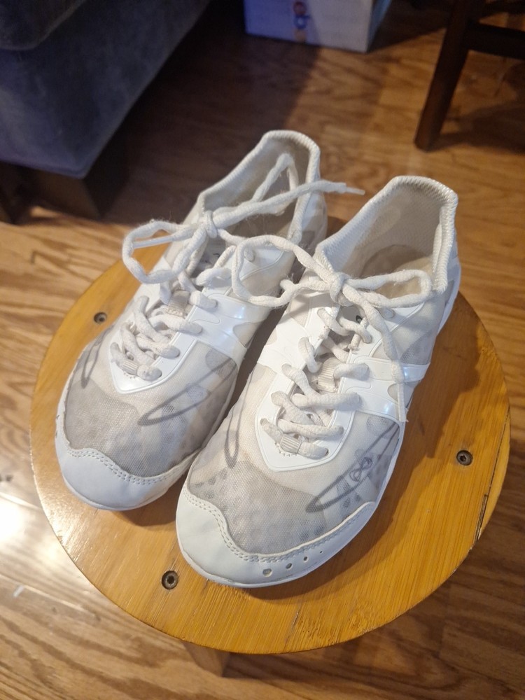 Nfinity vengeance Women's Cheer Shoes  White, Size 5