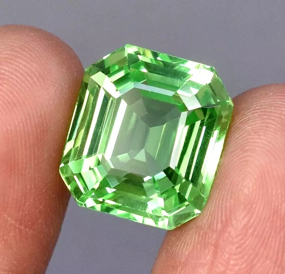 Ceylon 11-12Ct Natural Green Sapphire Loose Certified Gemstone