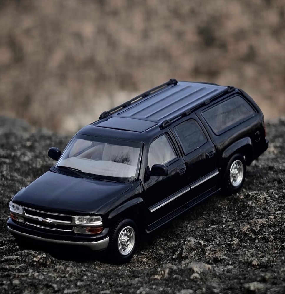 BN MK 1:64 2003 Black Suburban Full Size SUV Sports Model Diecast Metal Car