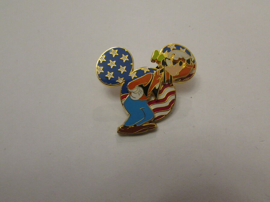 Disney DLR Cast Member - Patriotic Mickey Head (Goofy) Pin