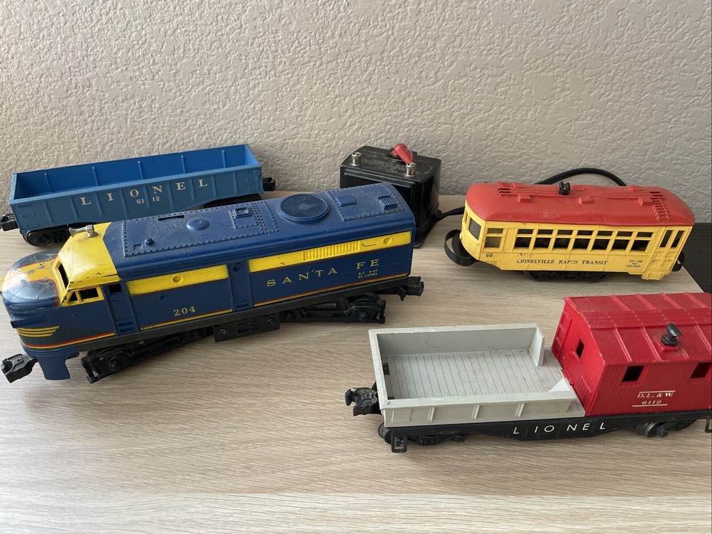 Lot of Lionel Trains O Gauge, 204 Dummy Engine, Lionelville Transit Car, Manuals