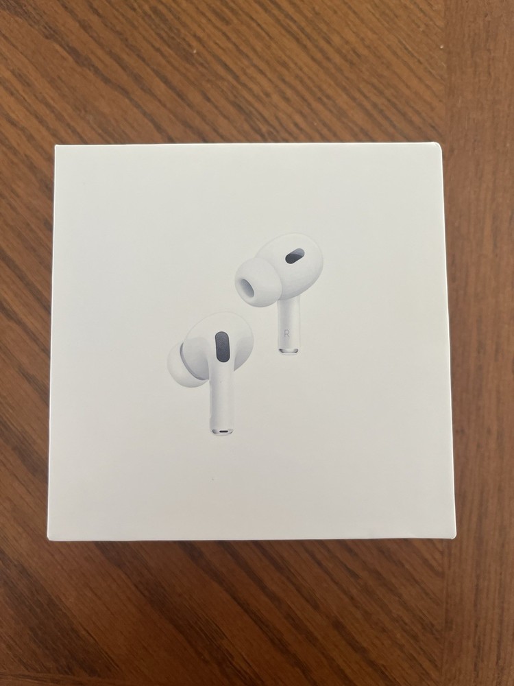 Apple AirPods Pro 2nd Generation with MagSafe Wireless Charging Case (USB‑C)