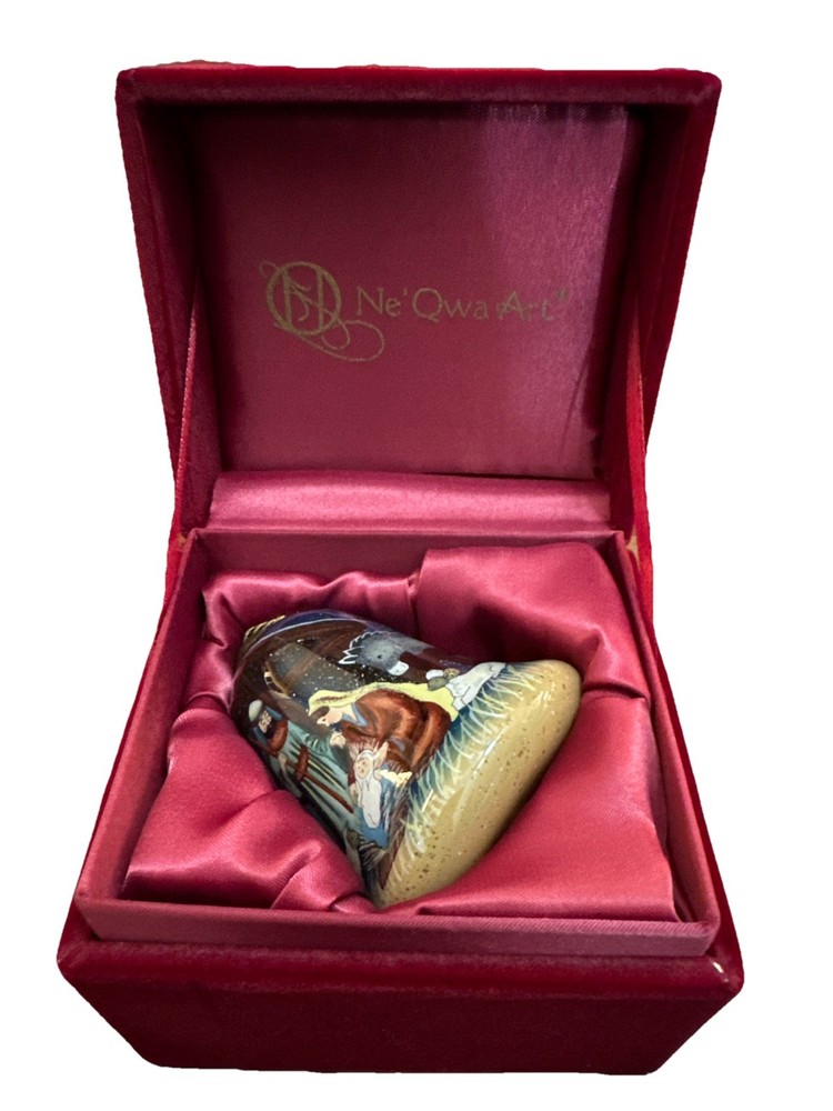 Ne'Qwa Art Away in A Manger Ornament With Box And Certificate Of Authenticity