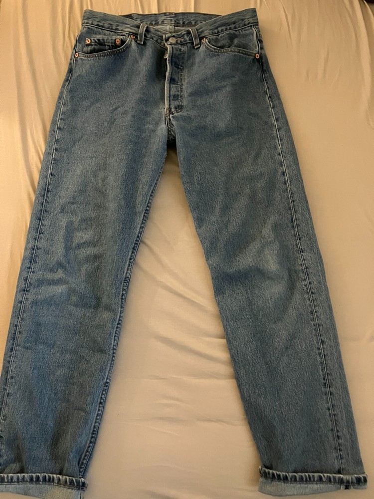 Vintage Levi's 501 Men's Original Fit Jeans - Medium Wash Blue 32x32 Red Tab
