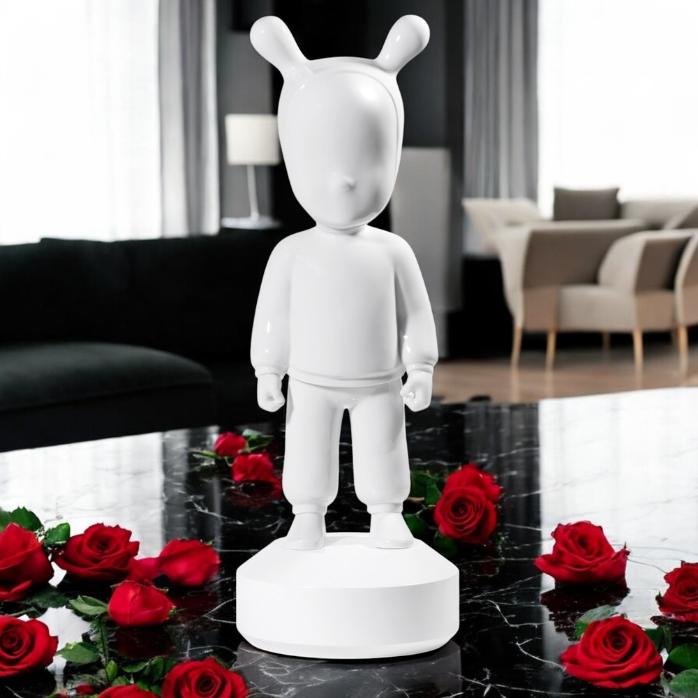 Lladro The White Guest Figurine - Large Model SKU: 01007277
