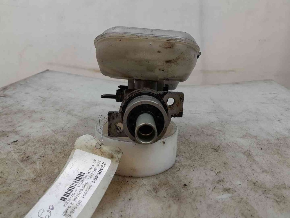 Peugeot 306 BREAK 4601F6 brake master cylinder