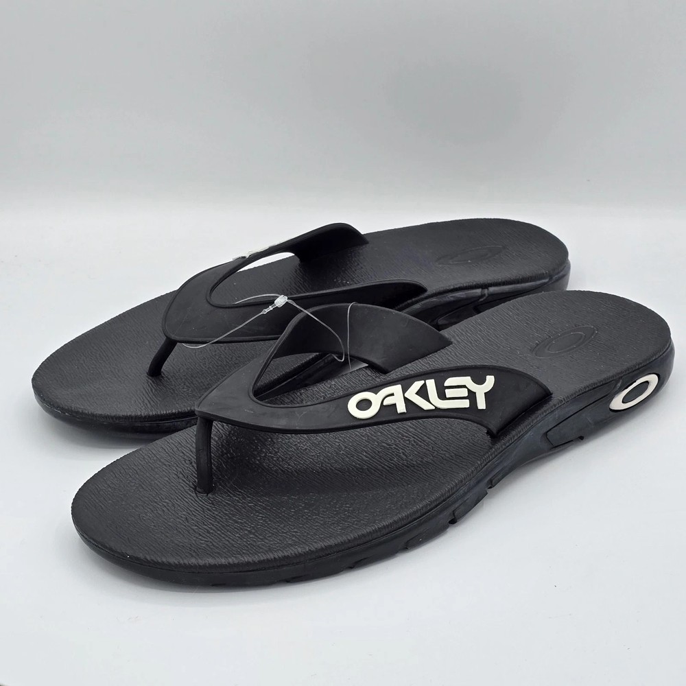 OAKLEY Mens Size 11 Black B1B Flip Flop Sandals NWT