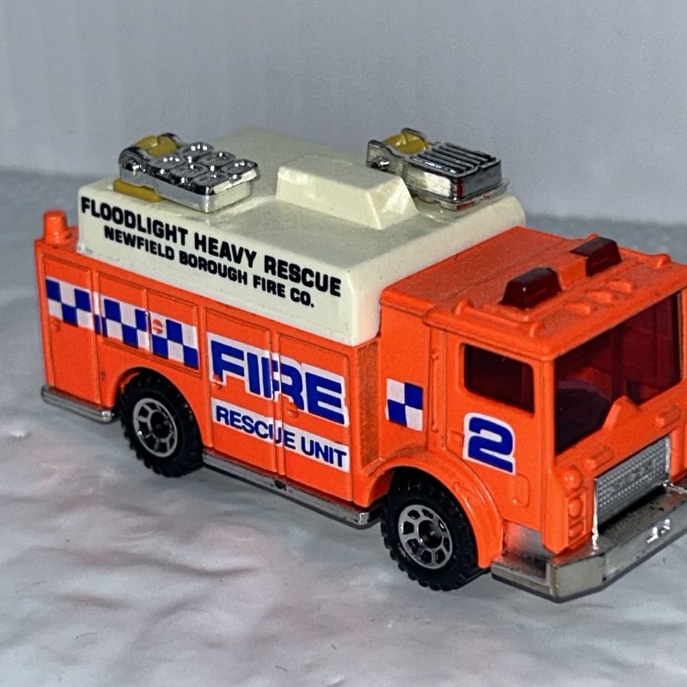 Matchbox Mack Auxillary Power Truck Fire Rescue Unit  1991