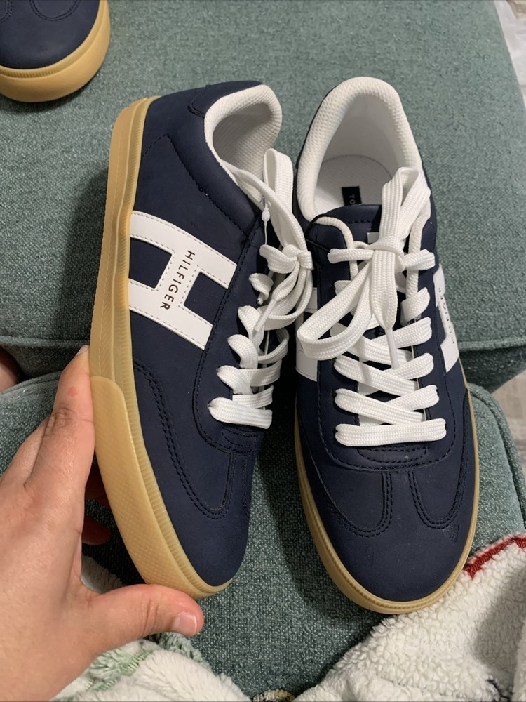 Tommy Hilfiger Women’s Maisie Sneakers Navy White Lace-Up Low Profile 8.5 New