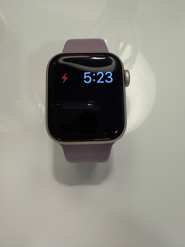 Apple Watch SE 2nd Gen 40mm Aluminum GPS Smartwatch