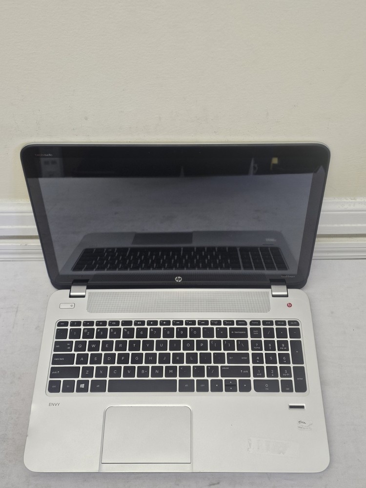 HP Envy TouchSmart 15 Laptop - AMD A8-5550m - 8GB RAM - 750GB SSD - Win 10-READ