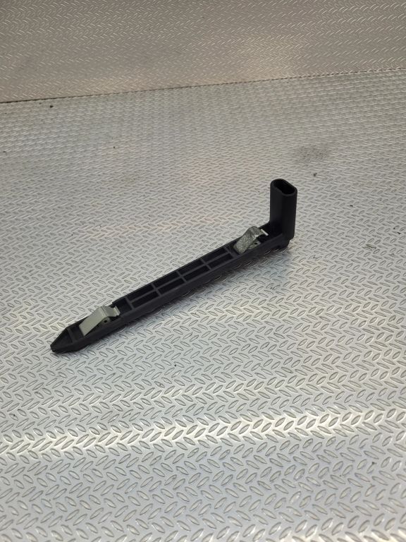 Volvo XC60 2012 Headlight Bracket 30763154 SVJ13843 OEM Part