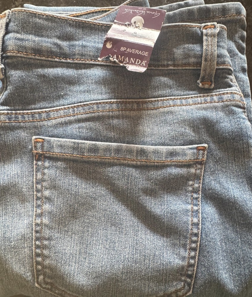 New Gloria Vanderbilt Amanda BootCut Jeans Size 8 Plus Size Comfort and Style