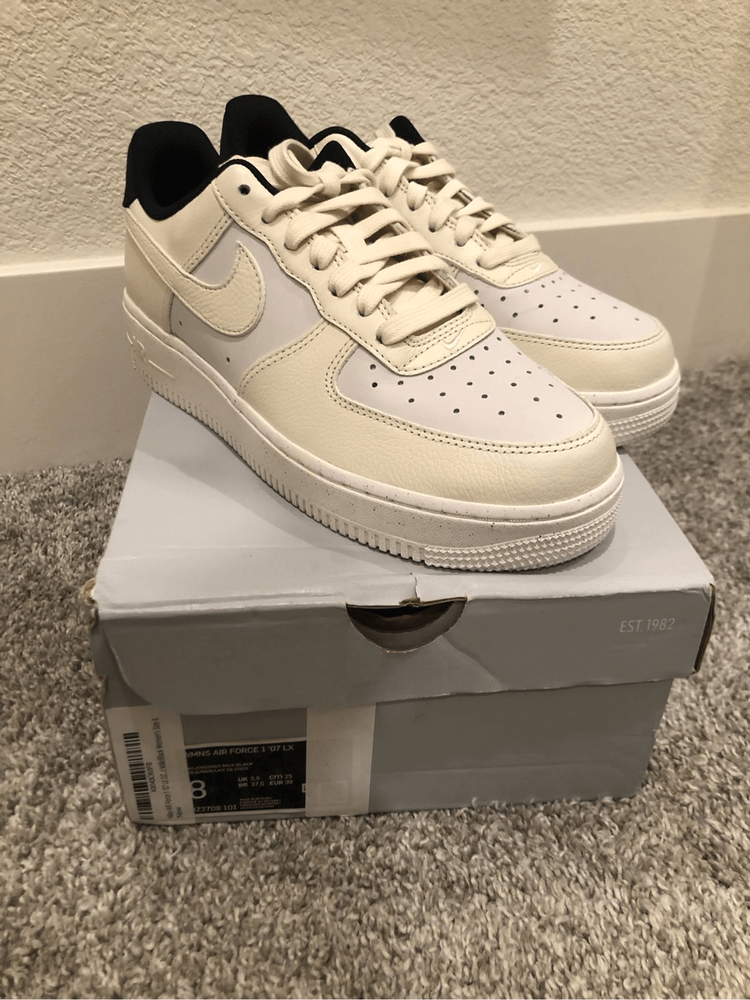 Nike Air Force 1 07 LX Women’s Size 8