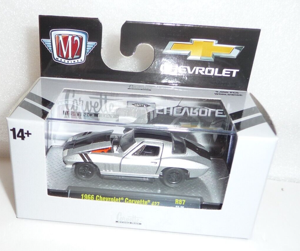 M2 Machines 1966 Chevrolet Corvette 427 1:64 Diecast