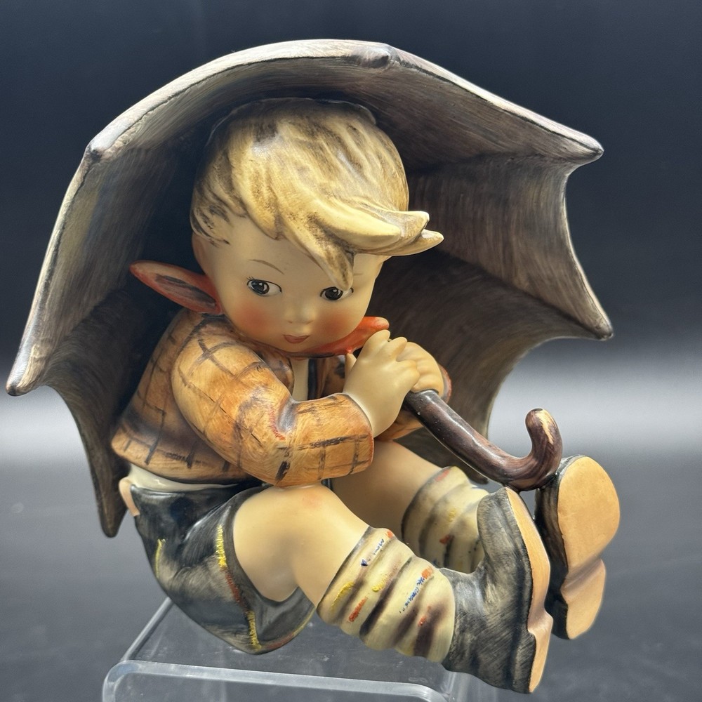 Goebel Hummel “Umbrella Boy” #152/A TMK-6 ~ 5 in Porcelain Figurine W. Germany