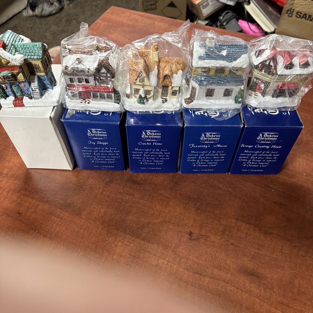 Vintage 1988 Dickens Christmas House Set - 5 Hand-Painted Figurines