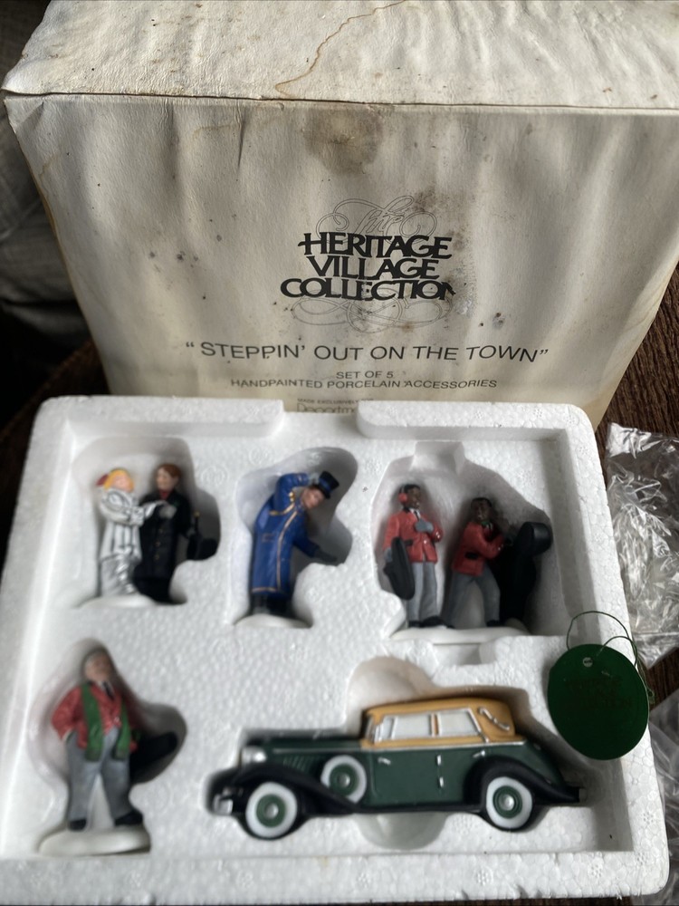 Department 56 Christmas In the City Steppin' Out on the Town 58885 Retired VTG