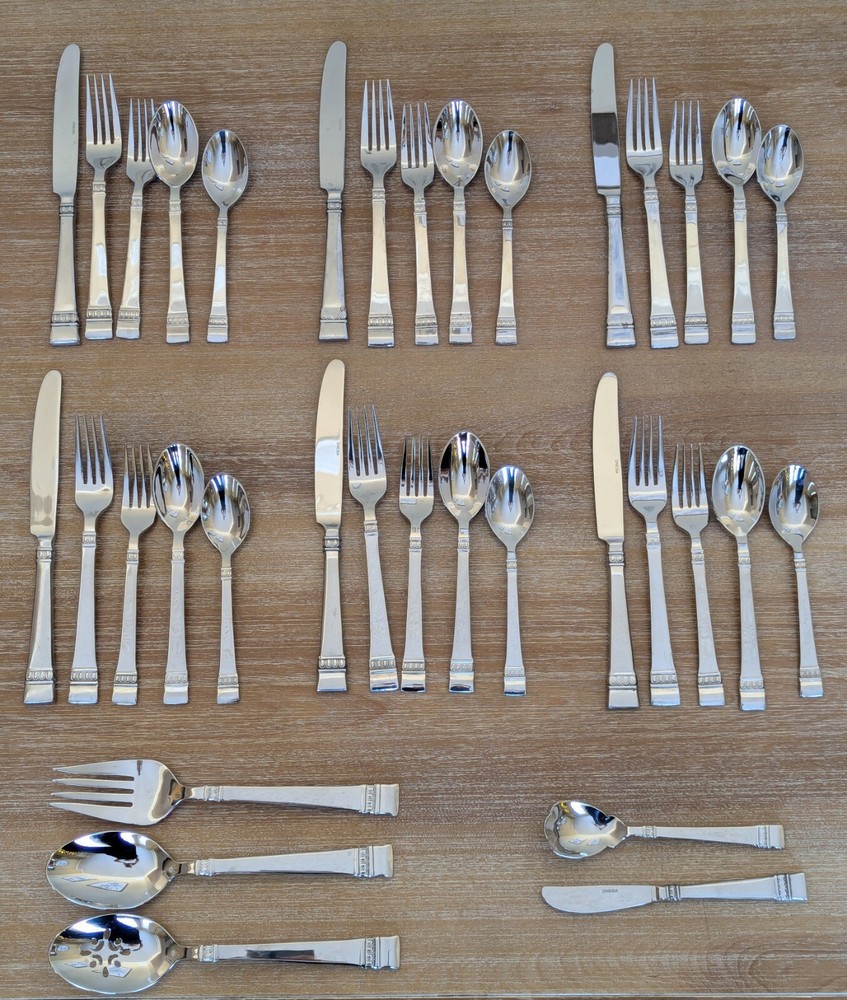 Oneida CADENCE 18/10 Stainless Indonesia 35 Piece SET Teaspoon Salad Dinner Fork