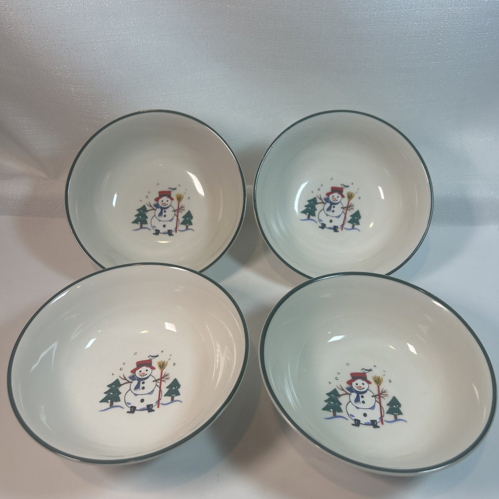 Pfaltzgraff Snow Village Set of 4 Soup Salad Cereal Bowls Holidays Christmas