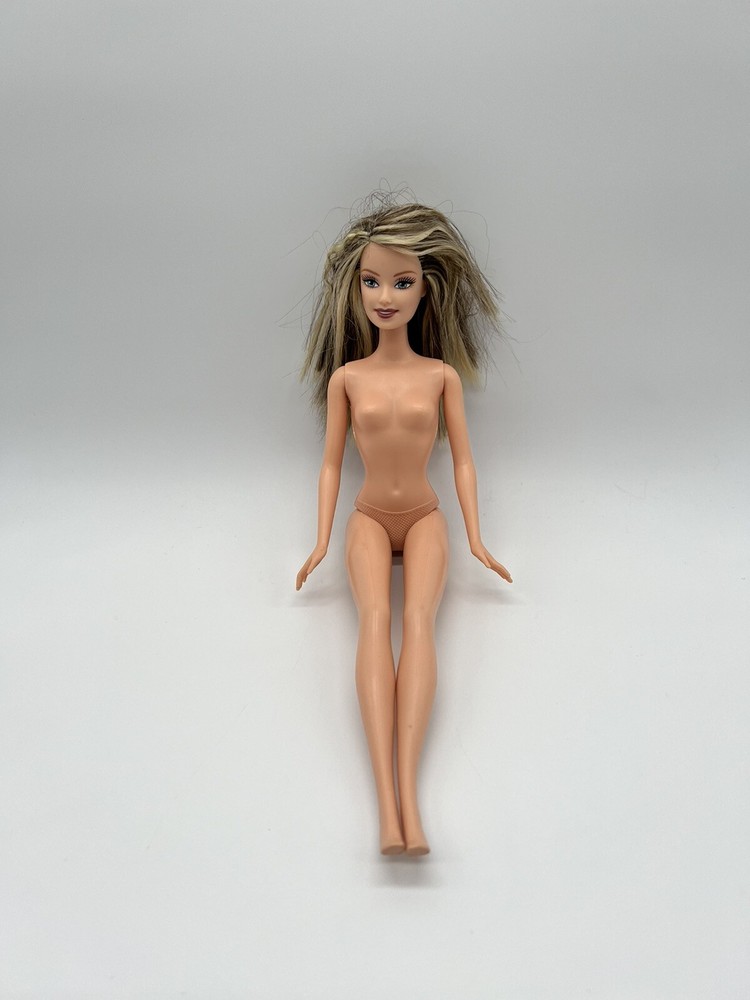 1998 Head 1999 Body Mattel Barbie China ( Box 12)