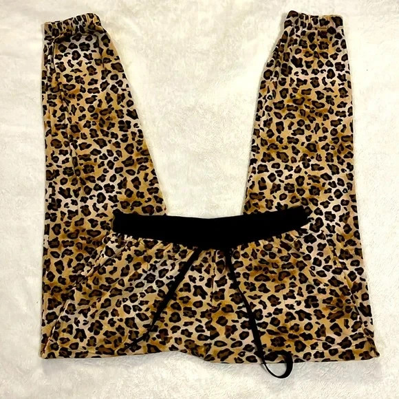 Secret Treasures Leopard Print Pajama Pants – Size M, Soft & Stylish