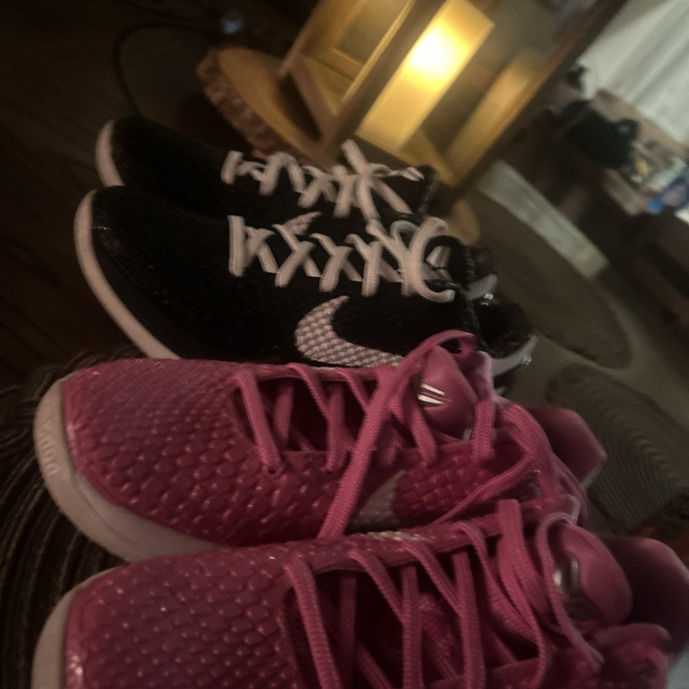 Nike Women's Low Top Basketball Sneakers Pink White Silver Textured Lace