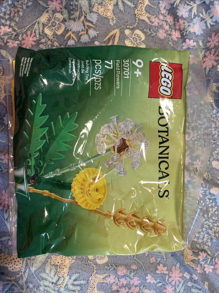 Botanical Lego Set 77 Pieces for Creative Building