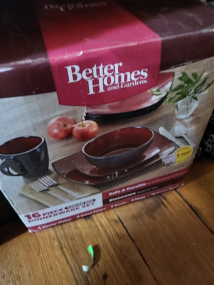 Better Homes 16 Peice Dinnerware Set