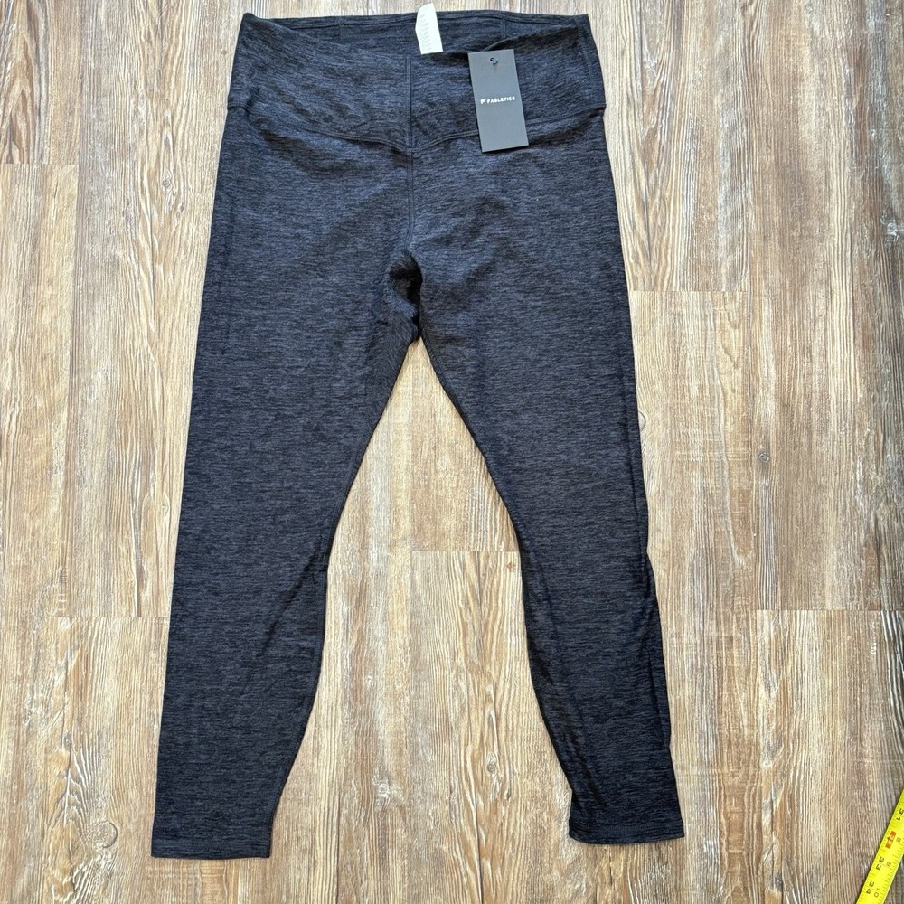 Fabletics Dark Grey Capri Leggings XL NWT Exercise Outdoor Yoga Track Field