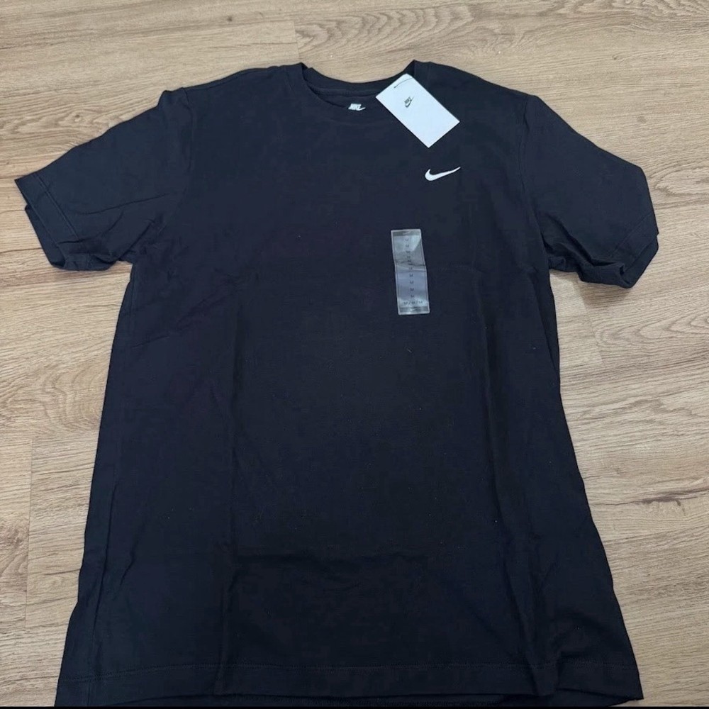 Men’s Nike Dri Fit Tee Men’s Size Medium