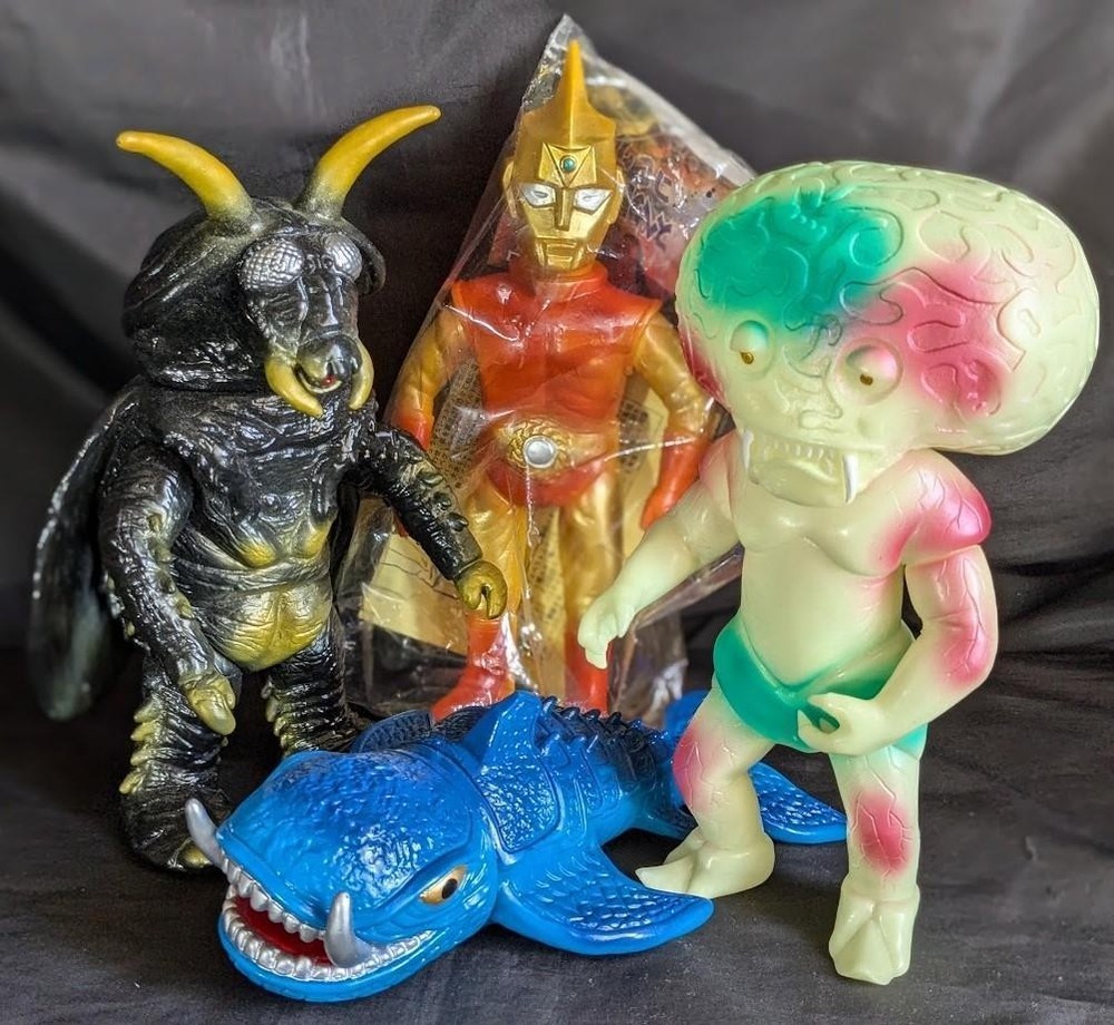 Spectreman and Monsters Bear Model Masudaya Sofubi Figure Set Collectible Japan