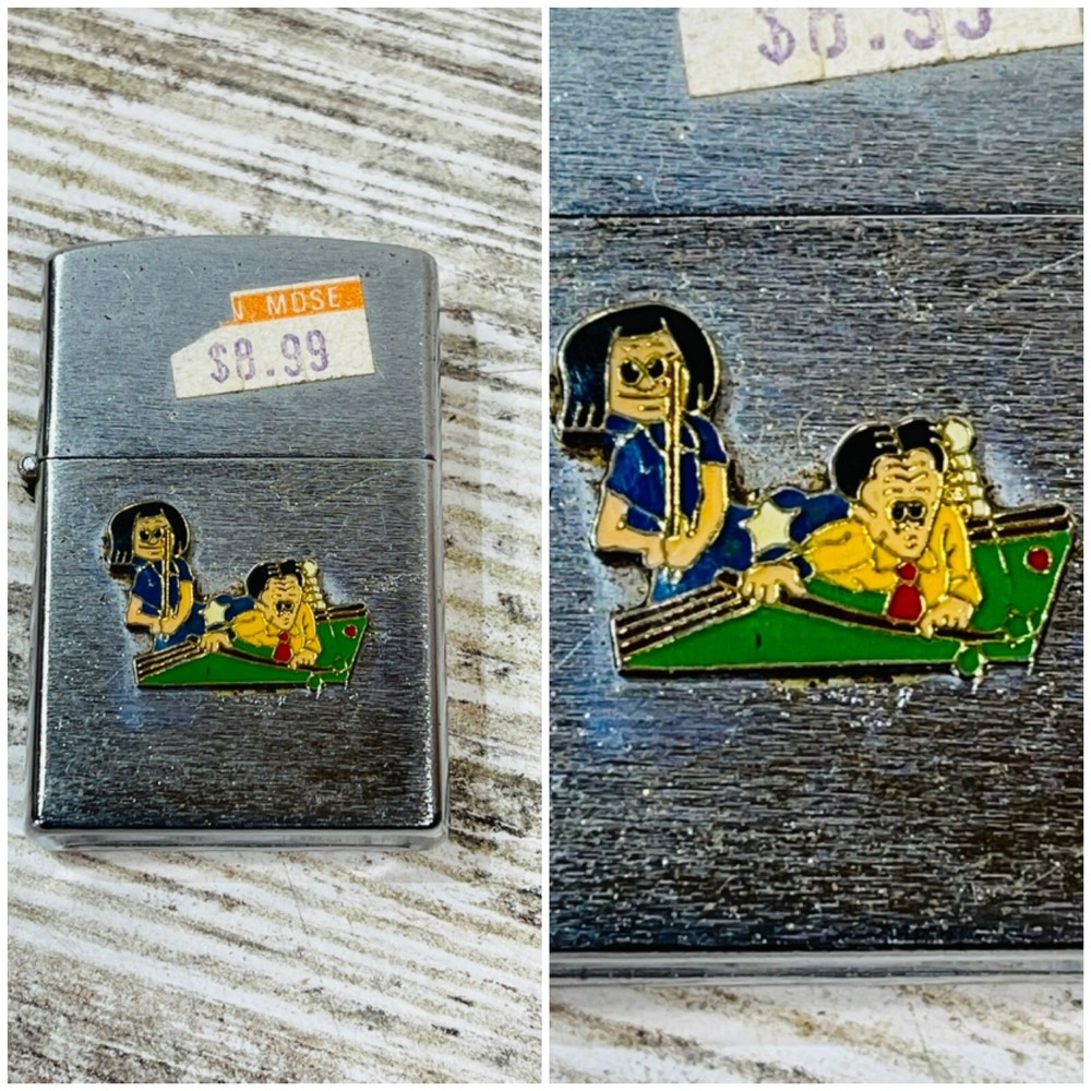 Vintage Pool Table Lighter Flip Top NOS with 2 Players Emblem