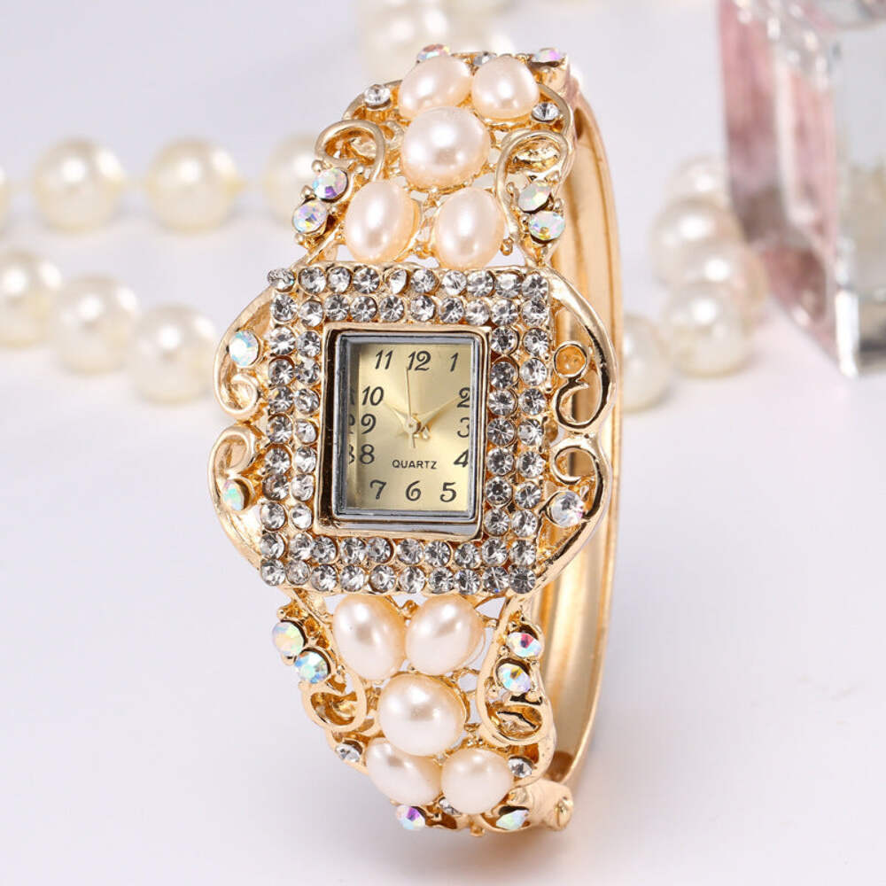 Elegant Light Gold Ladies Casual Bracelet Watch with Swiss Quartz Movement