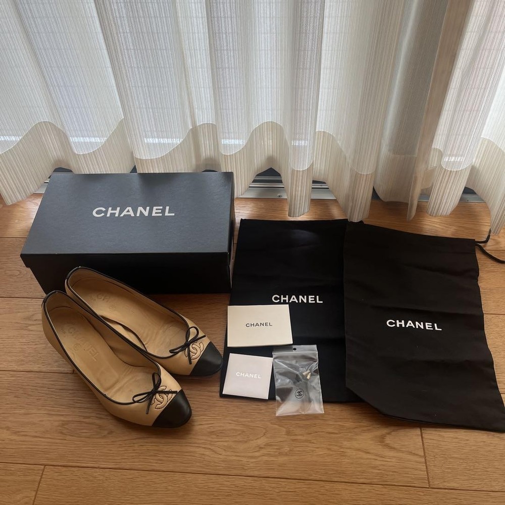 CHANEL EU Size 35 Beige Women Pumps heel Used Shoes Af1212