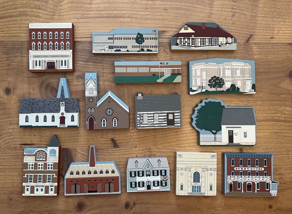 Cat's Meow Village Collectibles 14 Wood Shelf Sitters Buildings Business Church