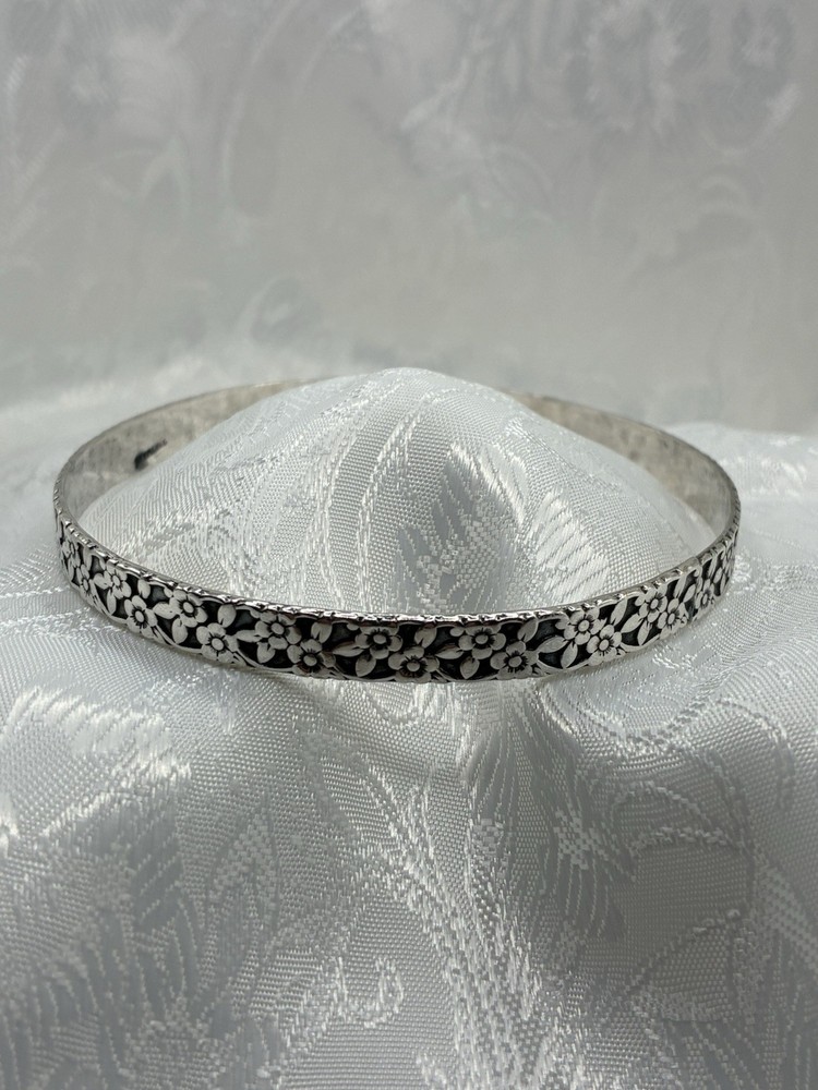 Vintage Continuous Floral Pattern Sterling Silver Bangle with Antiquing