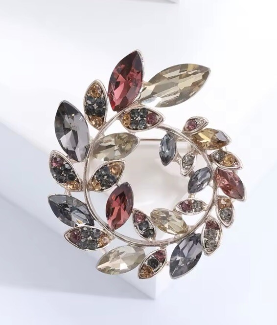 Luxury Rhinestone Wreath Brooch Pin Crystal Retro Leaves Corsage Lapel Gift