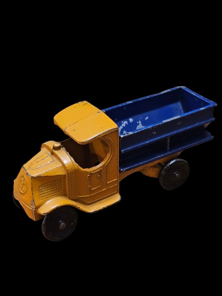 Antique 1928 Mack Coal Truck Tootsietoy Original Paint