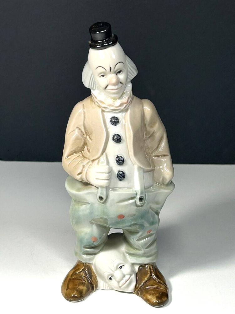 Hand-Painted Vintage Porcelain Clown from Taiwan 7
